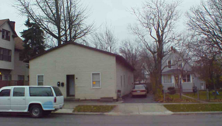 719 8th st, waukegan, il 60085