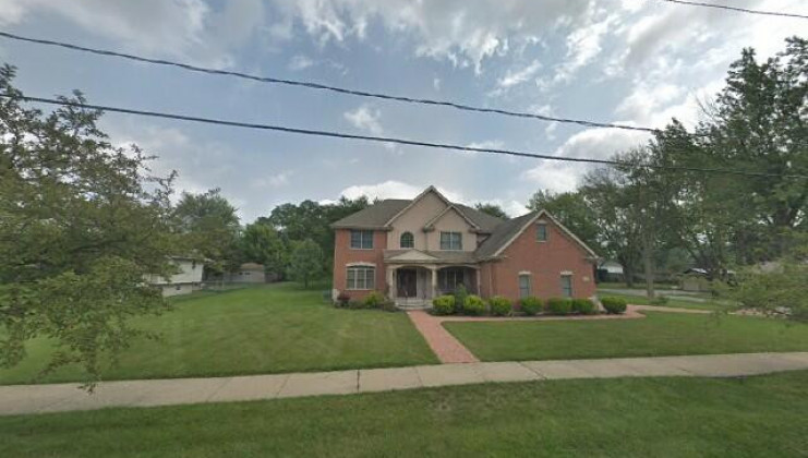 4433 roslyn rd, downers grove, il 60515