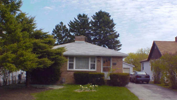121 s orchard ave, waukegan, il 60085