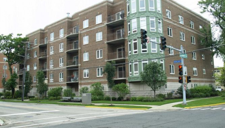 1277 e thacker st apt 301, des plaines, il 60016