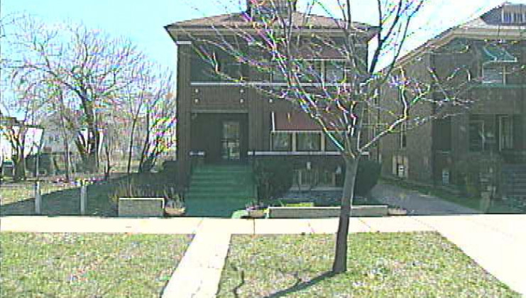 8715 s. muskegon ave., chicago, il 60617