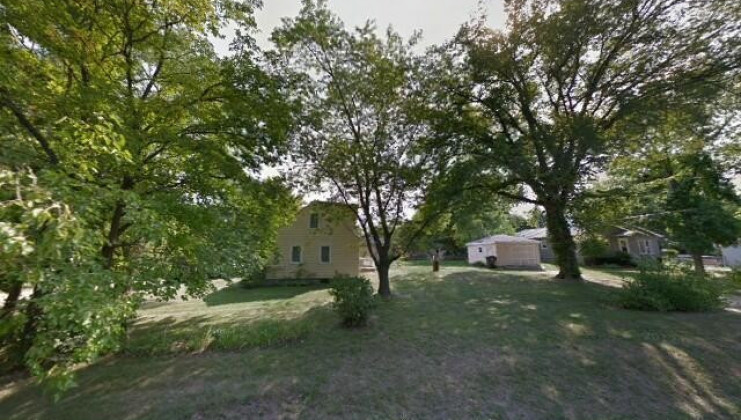 402 plum st, lake in the hills, il 60156
