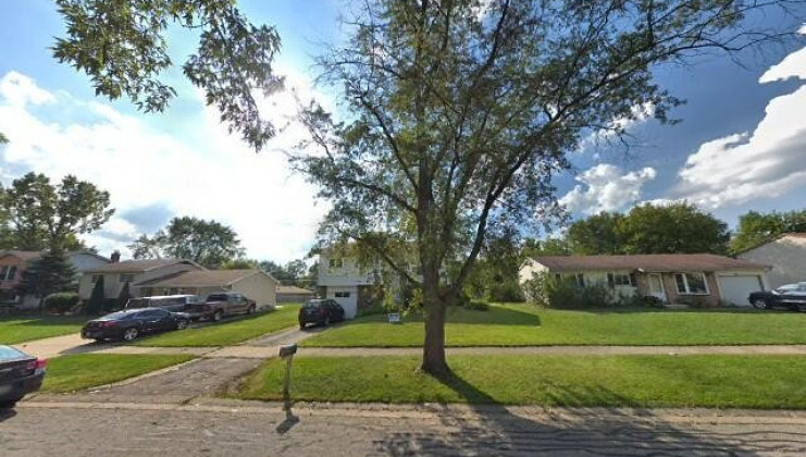 215 meadowbrook dr, bolingbrook, il 60440