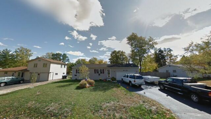 2313 manor ln, mchenry, il 60051
