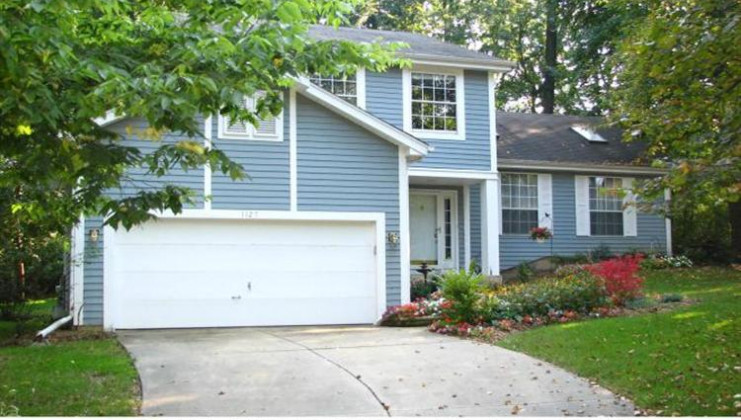 1127 oak ridge dr, streamwood, il 60107