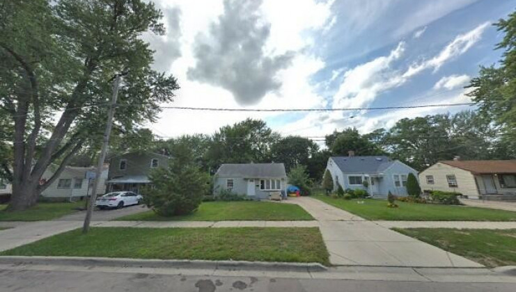 912 illinois ave, elgin, il 60120