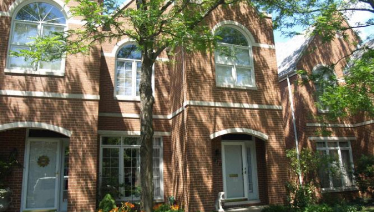 5910 n sauganash lane, chicago, il 60646