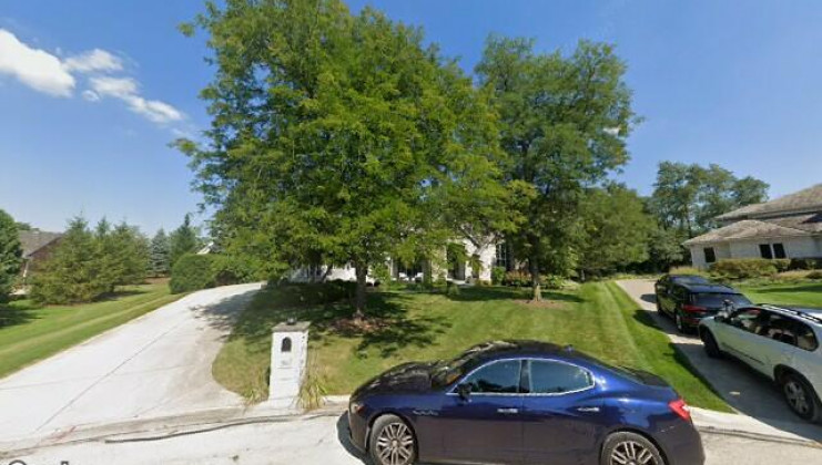365 trinity ln, oak brook, il 60523