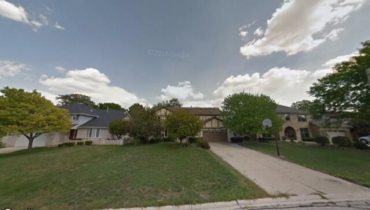8433 creekside ln, darien, il 60561