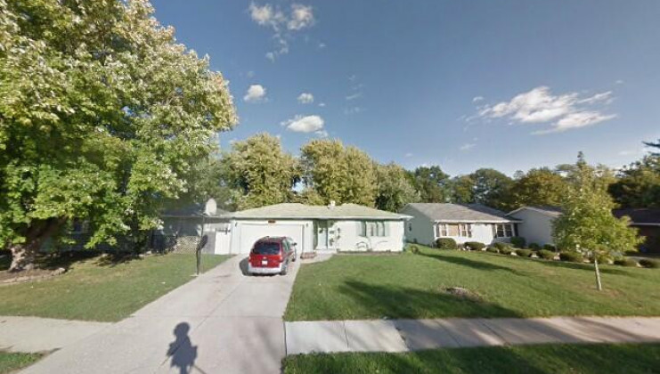 1101 n elmwood dr, aurora, il 60506