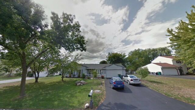 3451 plymouth ln, island lake, il 60042