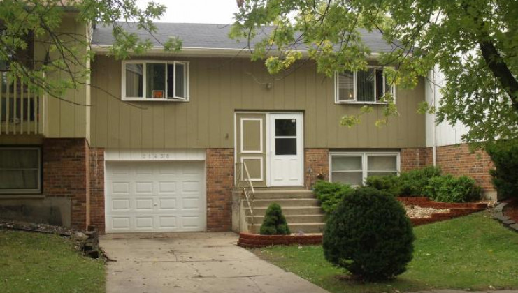21438 peterson ave, sauk village, il 60411