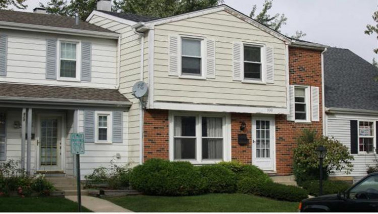 830 lexington cir, hanover park, il 60133