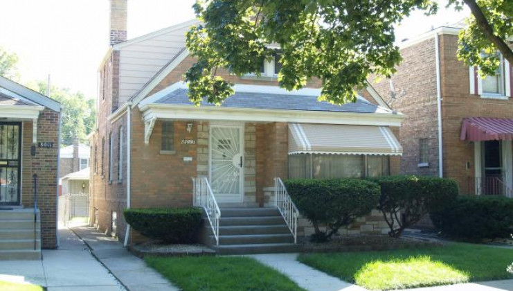 8015 s campbell ave, chicago, il 60652