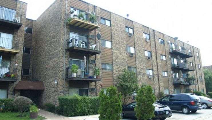 8936 n parkside ave unit 212, des plaines, il 60016