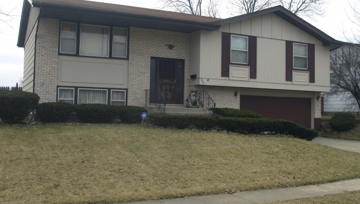 3501 chestnut dr, hazel crest, il 60429
