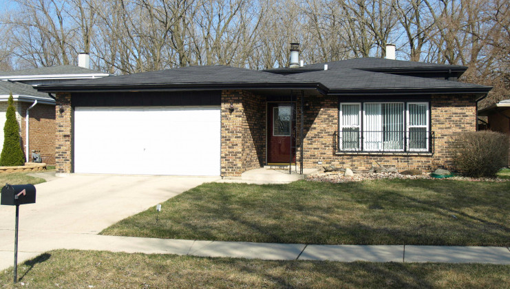 15715 madison ave, dolton, il 60419