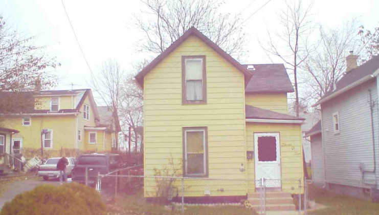 306 south ave, waukegan, il 60085