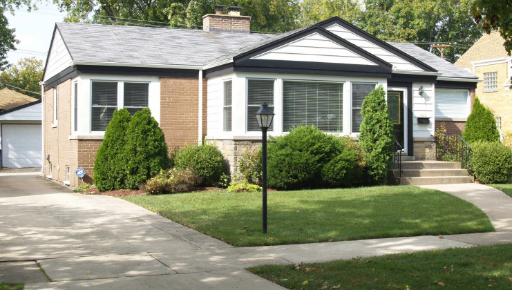 1928 stratford ave, westchester, il 60154
