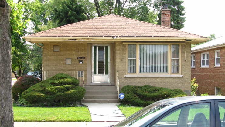 12401 s justine, calumet park, il 60643