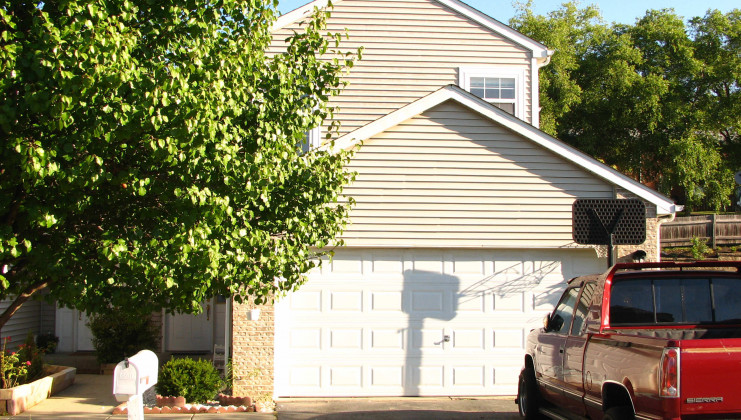 818 park bluff circle, elgin, il 60120