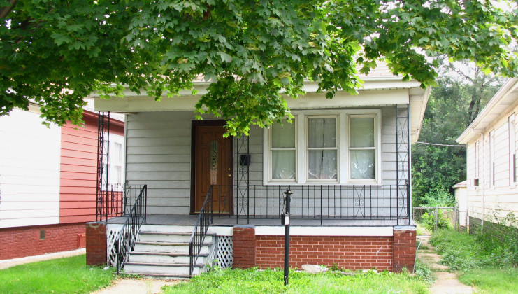 8611 s kingston ave, chicago, il 60617