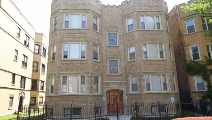 8133-8135 s ingleside ave, chicago, il 60619