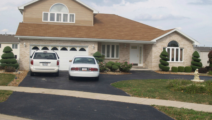 4350 maple terrace, country club hills, il 60478