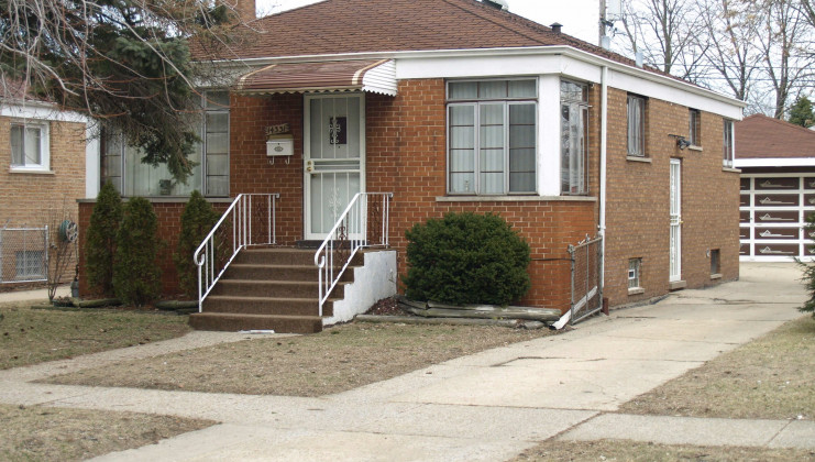 14331 woodlawn ave, dolton, il 60419
