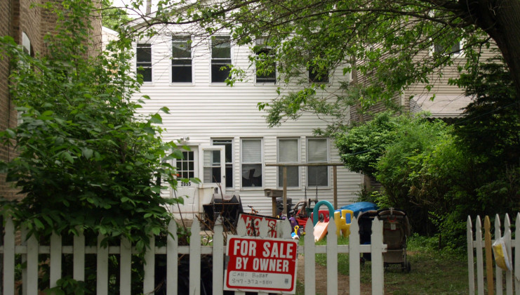 2055 w belle plaine ave, chicago, il 60618