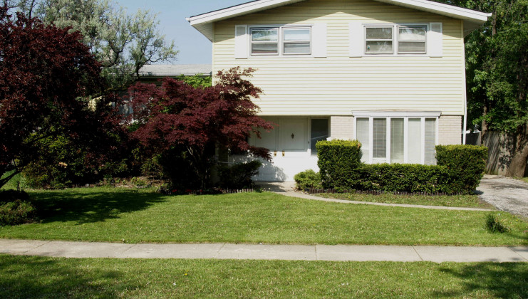 9516 n ozark ave, morton grove, il 60053