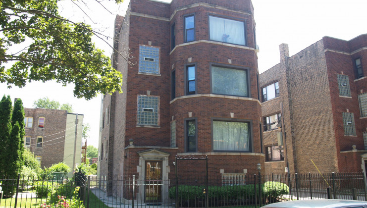 8445 s ingleside ave, chicago, il 60619
