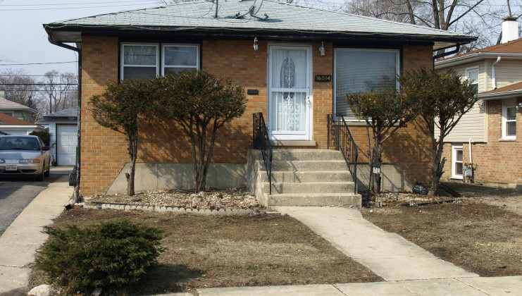16014 vine ave, harvey, il 60426