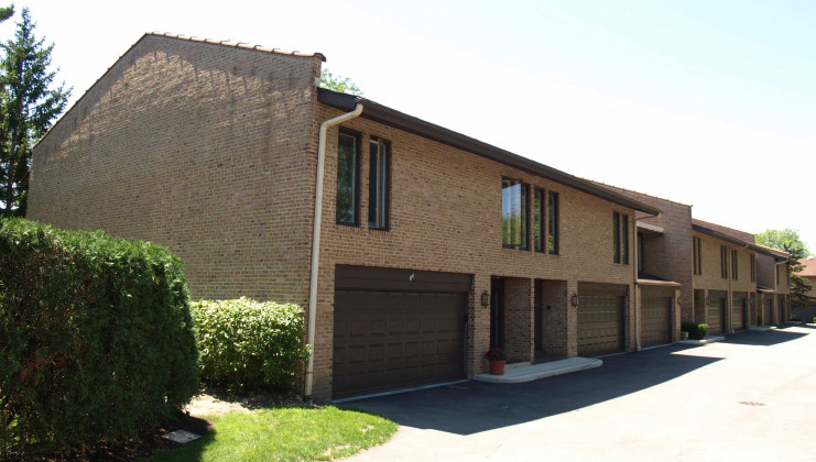 1728 wildberry dr unit a, glenview, il 60025