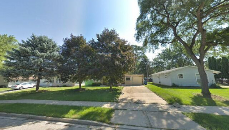985 berkley st, carpentersville, il 60110