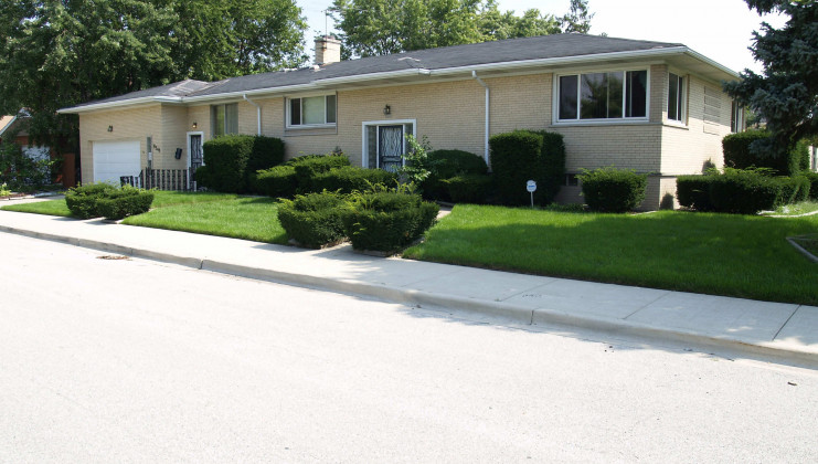 8545 s sacramento ave, chicago, il 60652