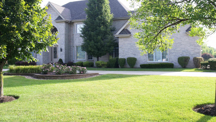 8323 arrowhead farm dr, burr ridge, il 60527