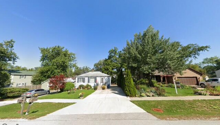 1030 norfolk st, downers grove, il 60515