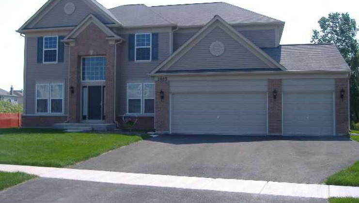 1465 mcclellan dr, lindenhurst, il 60046