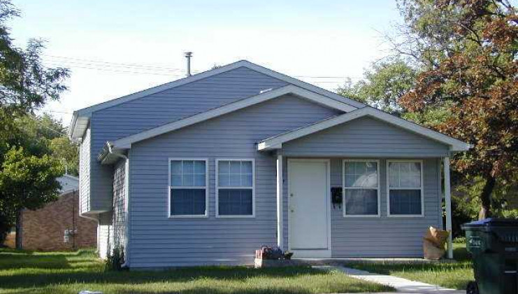 1627 w glen flora ave, waukegan, il 60085