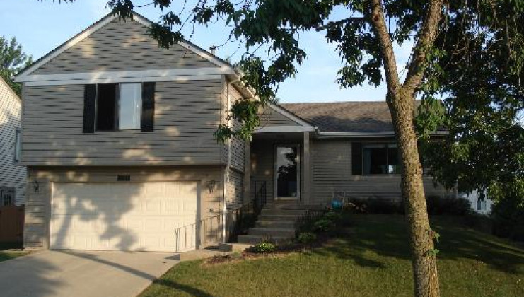 303 albert dr, vernon hills, il 60061