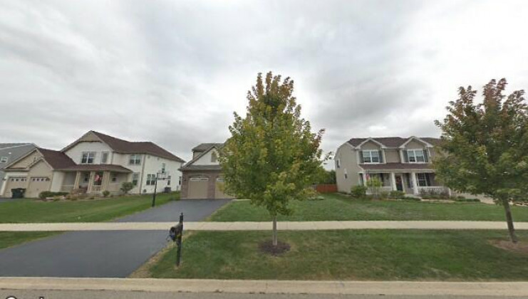 308 winthrop ddr, oswego, il 60543