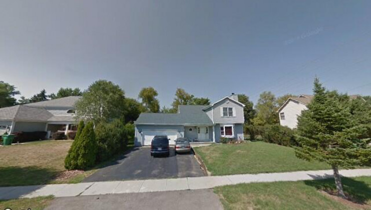611 barbarry ln, woodstock, il 60098