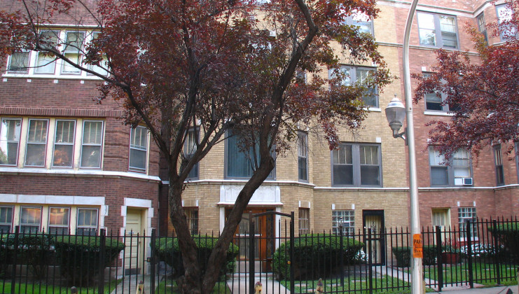 7829 s essex ave, chicago, il 60649