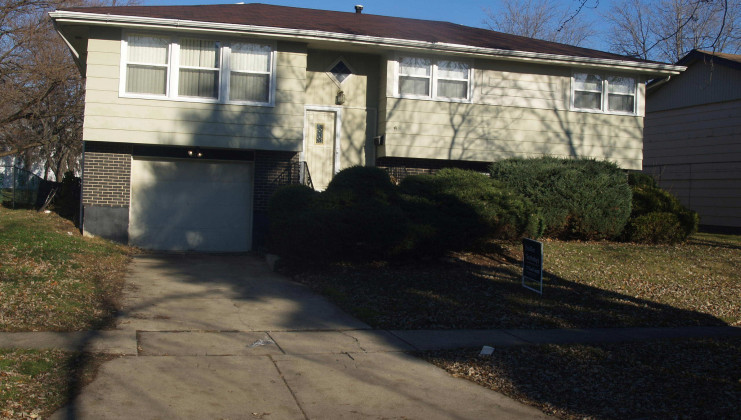 3510 chestnut dr; 633 e 159th ct; 16539 ellis ave; 15554 champlain; 16919 dobson, hazel crest, il 60429