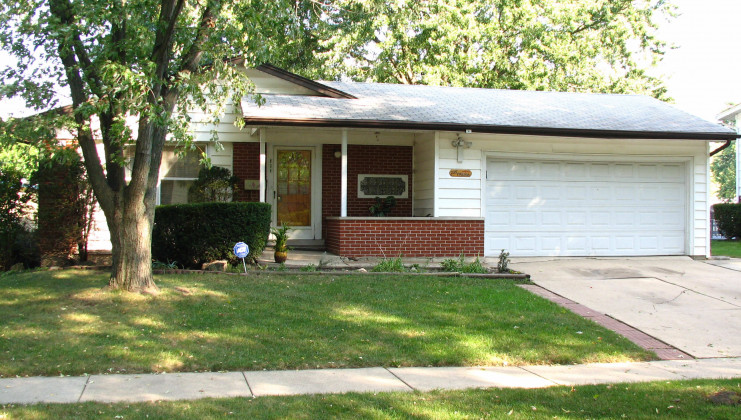 255 n virginia ave, glenwood, il 60425