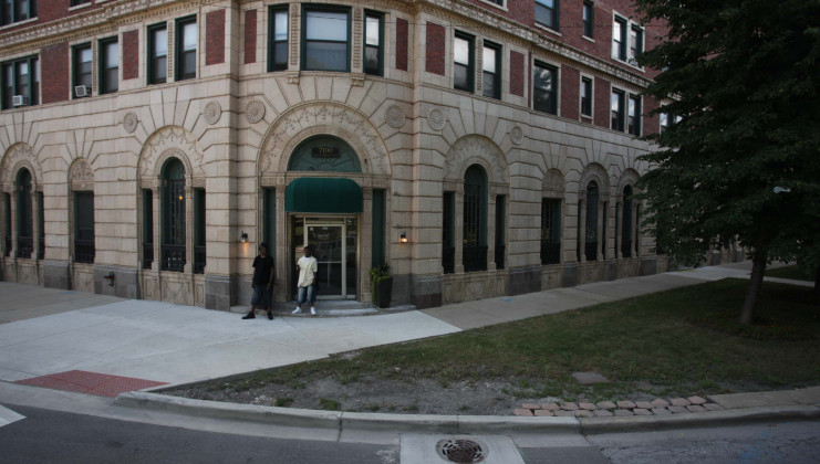 7100 south shore dr, chicago, il 60649
