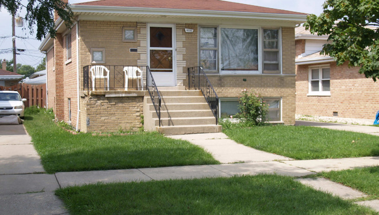 8330 s kildare ave, chicago, il 60652