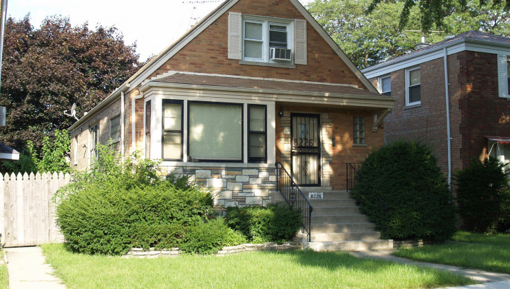 8226 s sawyer ave, chicago, il 60652