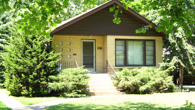 8812 s utica ave, evergreen park, il 60805